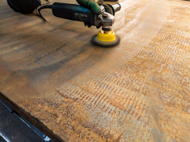 一种在角磨床上用钢刷手工清洗生锈金属板的工艺图片下载