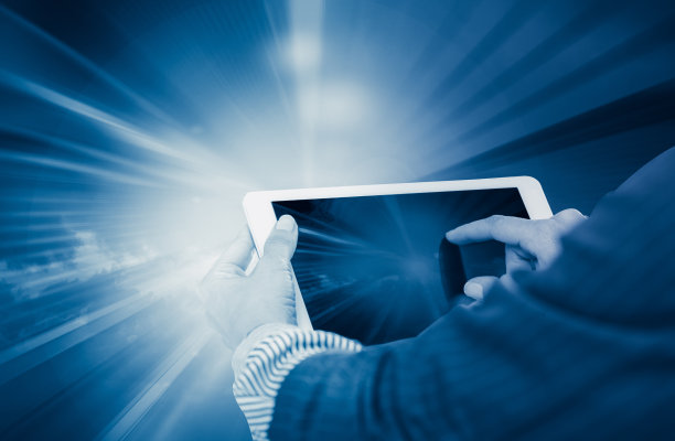 用发散射线药片的女人图片下载