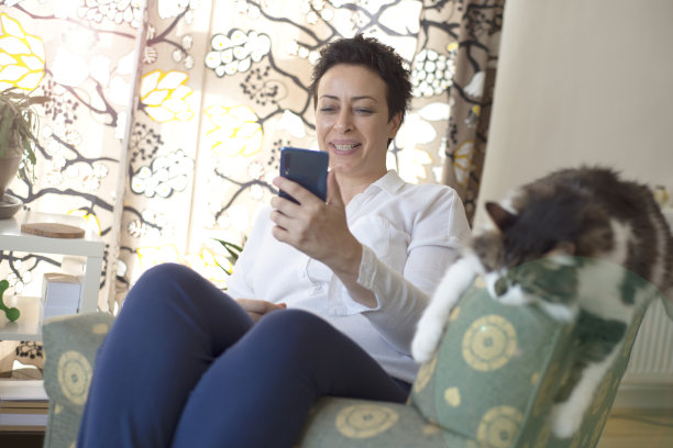 新冠肺炎大流行期间的视频聊天图片下载