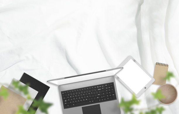 白色房间和PC设备的图像远程工作图片下载