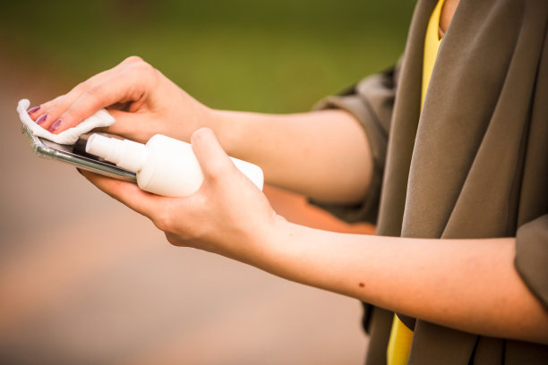 遵循以下简单的步骤来清洁你的智能手机图片下载