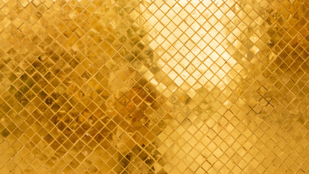 金色瓷砖马赛克墙面背景纹理闪闪发光，豪华典雅图片下载