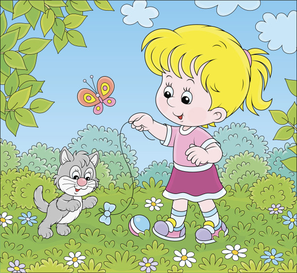 小女孩抱着一只灰色的小猫在草坪上图片下载