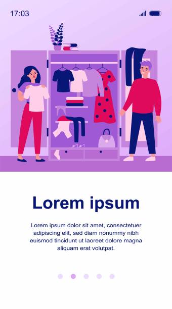 微笑的情侣选择衣服图片下载