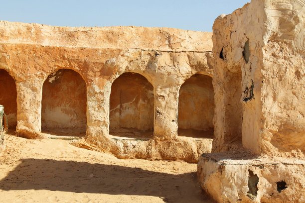 突尼斯撒哈拉沙漠中保存完好的星球大战电影建筑图片下载