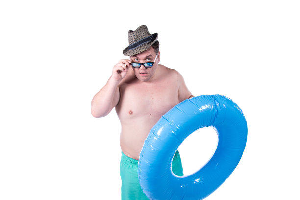 在海上度假。有趣的胖子。图片下载