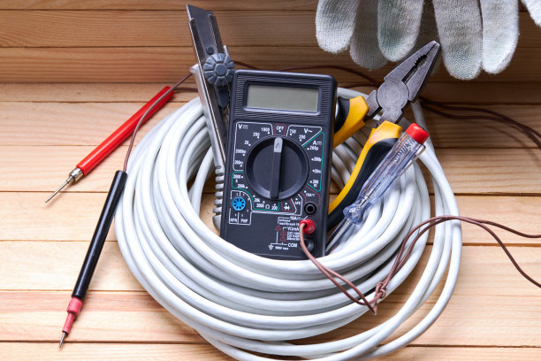 电工工具维修和调整。能源维修服务理念。本空间图片下载