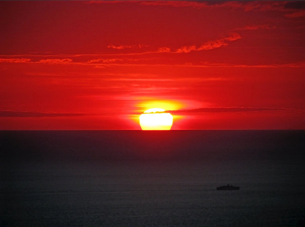 晚霞映红天空图片下载