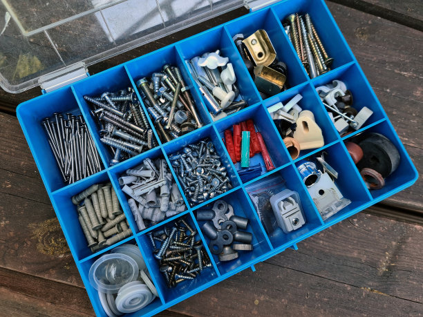 带螺丝钉的盒子图片下载