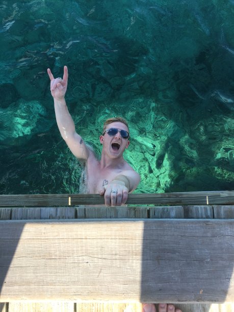 水晶水潜水图片下载