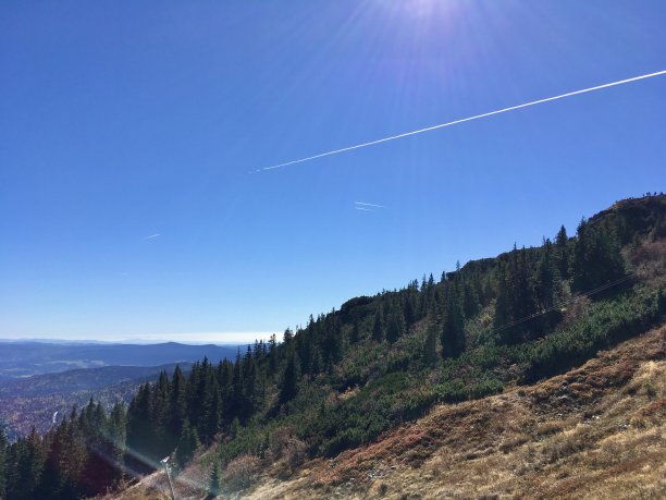 大阿尔伯山是巴伐利亚/波西米亚森林山脉的最高峰，位于巴伐利亚州下部，海拔1455.5米图片下载