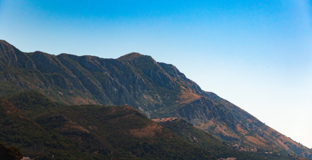 美丽而巨大的巴尔干半岛山脉的黑山大气照片和风景图片下载