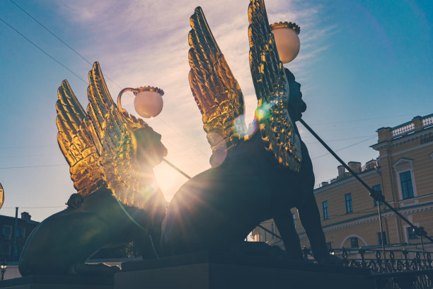 圣彼得堡银行桥(Bankovsky most)的狮子。图片下载