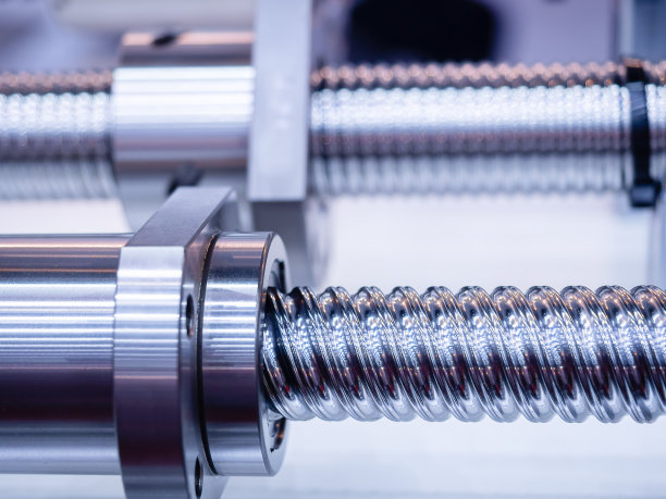 带有螺纹和金属圆零件的钢棒图片下载