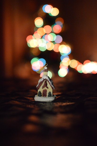 圣诞玩具上的花环背景图片下载