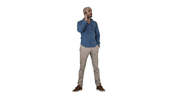 一个阿拉伯人在白色背景下讲电话图片下载