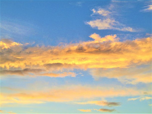 日本。9月。日本的秋天日落非常美丽和戏剧性。图片下载