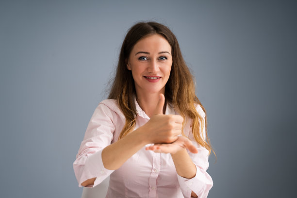 成人学习手语图片下载