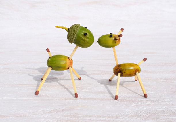 橡子做的小雕像图片下载