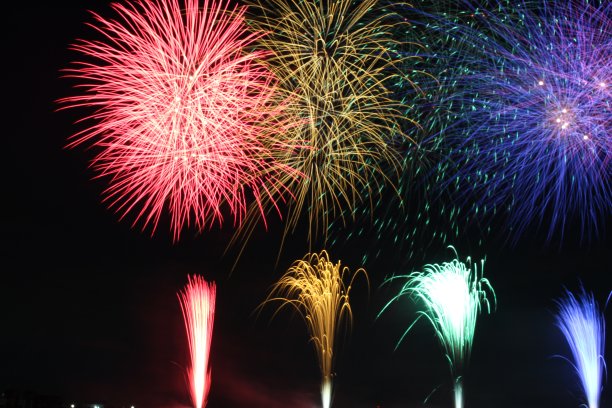 2016 库瓦纳苏伊戈烟花节图片下载