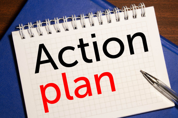 用钢笔写在笔记本上的行动计划备忘录图片下载