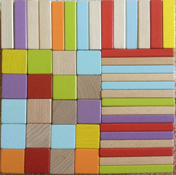 色彩鲜艳的木砖图片下载