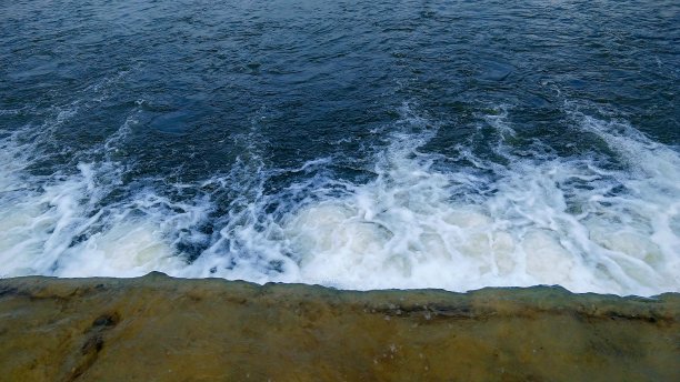 小河瀑布坝图片下载