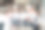 餐厅经理和他的员工在露台上。与餐厅主厨互动。图片下载
