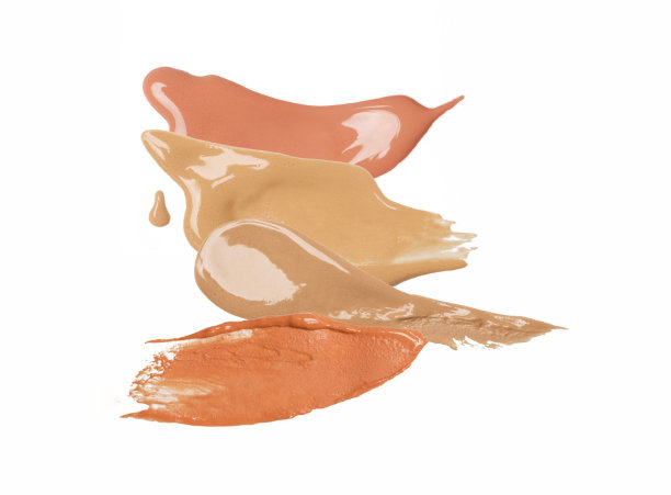 一套分离在白色背景上的液体粉底样品。化妆颜色色板。图片下载