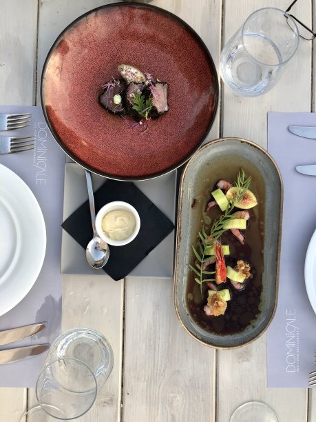 配有海鲜开胃菜的盘子图片下载