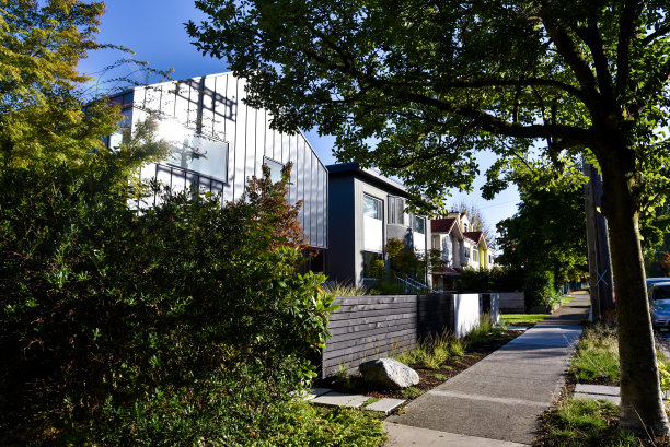 街上的房子图片下载