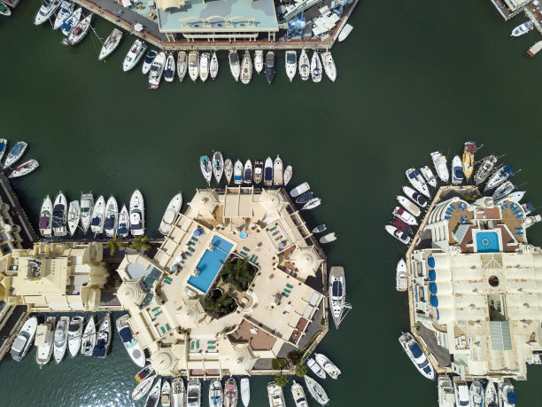 从西班牙贝纳尔马德纳鸟瞰马里亚纳港图片下载