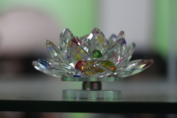 美丽的钻石花在玻璃图片下载