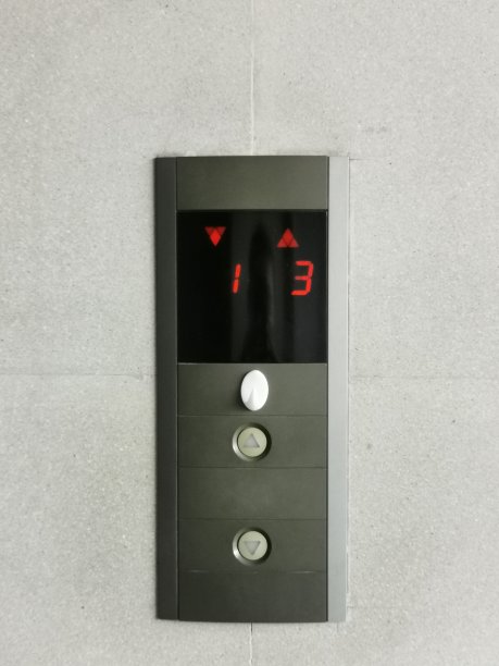 墙上的电梯按钮图片下载