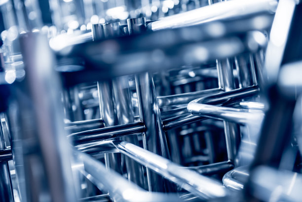 摘要金属管道建设的工业背景。图片下载