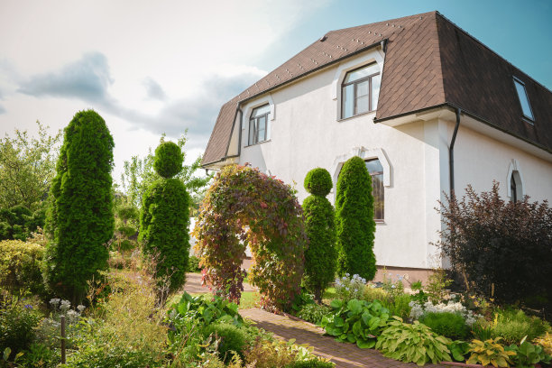 美丽的乡村别墅和花园图片下载