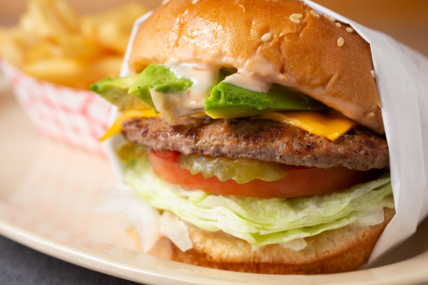 包装的芝士汉堡图片下载