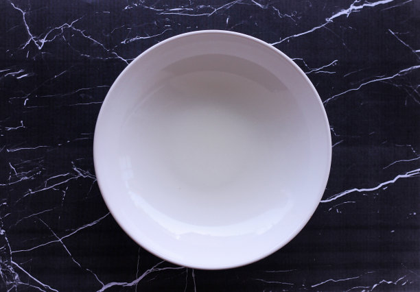 白色板上的大理石背景俯视图图片下载