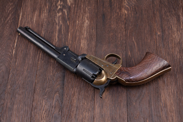 旧西部的火器-打击军左轮手枪图片下载