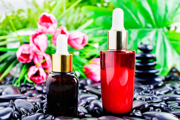 化妆玻璃瓶为精油对黑石图片下载