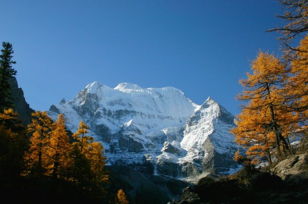 美丽的山景图片下载