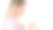 在白色背景上用平板电脑的可爱女人图片下载