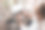 人用笔记本电脑裁剪视图复制空间，为您的文字或推广内容，手机图片下载