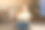 圣诞节时尚照片美丽的女孩与金发在舒适的衣服摆pose在新年树与礼物图片下载