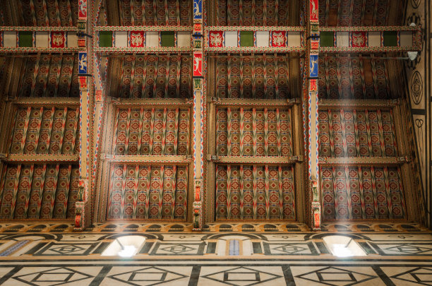 圣米尼亚托阿尔蒙特教堂，在佛罗伦萨，意大利图片下载