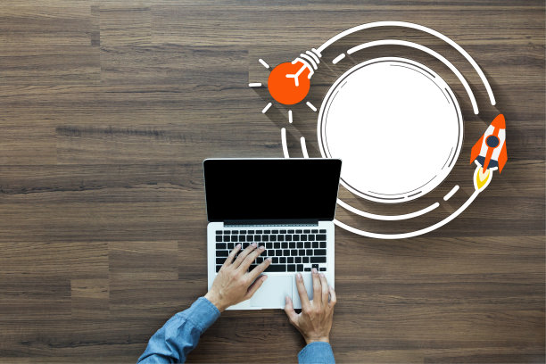 俯视图商人工作笔记本电脑火箭发射与创意灯泡的想法，创业的商业概念设计图片下载