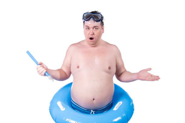 在海上度假。有趣的胖子。图片下载