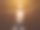 快乐的男孩躺在海里，微笑着享受着休息。图片下载