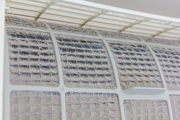 拆卸空调盖，直到空气过滤器可见，等待清理或维修图片下载