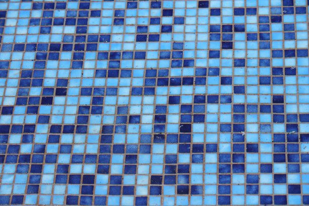 游泳池瓷砖马赛克背景与复制空间图片下载
